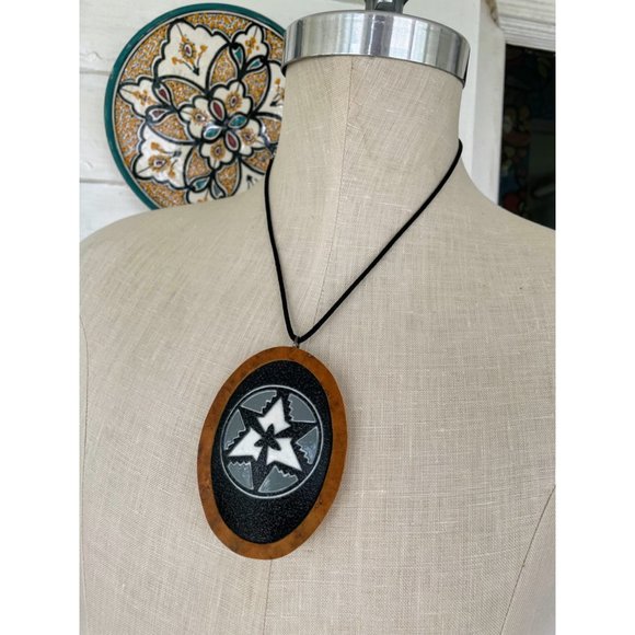 Large Wood Resin Southwestern Pendant Signed R. Jhio Bohd - Picture 5 of 11